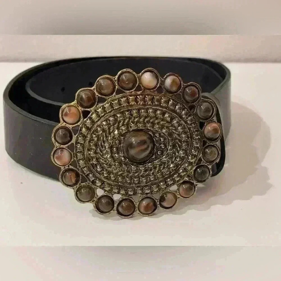 Vintage Accessories - Vintage Boho Genuine Leather Women’s Belt‎ with Round Ornate Buckle Size 30”/32”